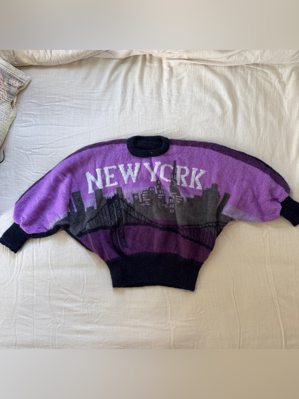 Rare Vintage 80s New York City Skyline Sweater Fuzzy Dolman Sleeve Oversized